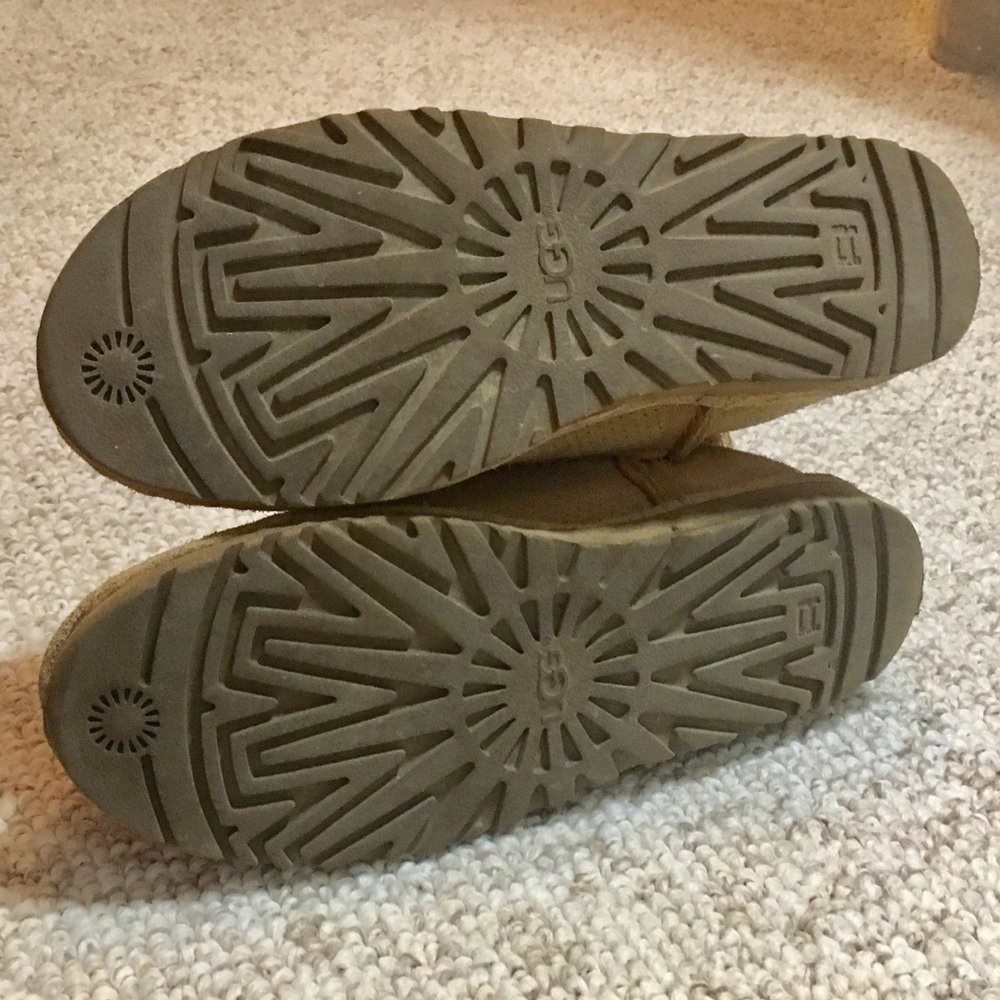 Fall Ugg Boots - image 3